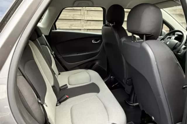 Renault Captur (2015) thumbnail 5