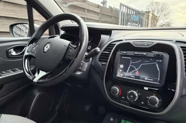 Renault Captur (2015) thumbnail 6