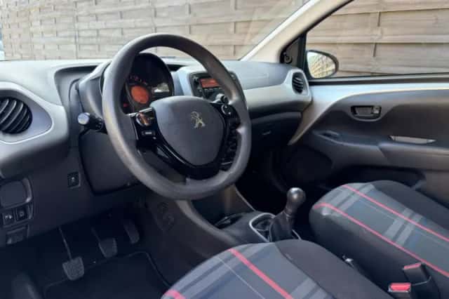 Peugeot 108 (2015) thumbnail 5