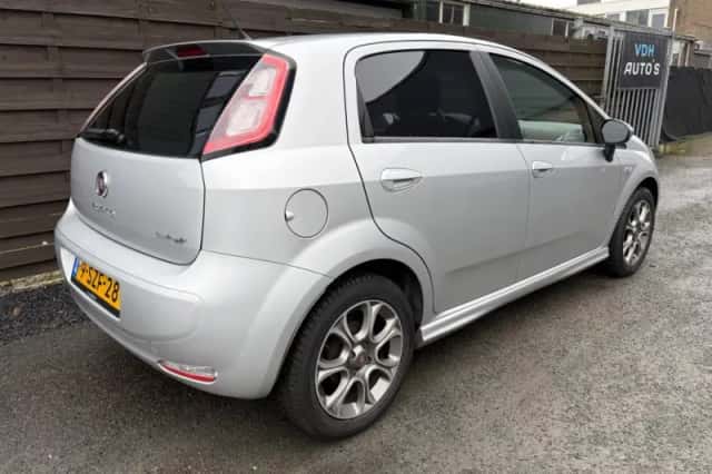 Fiat Punto (2013) thumbnail 3