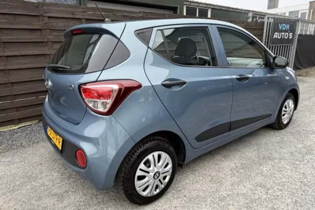 Hyundai i10 (2017) thumbnail 3