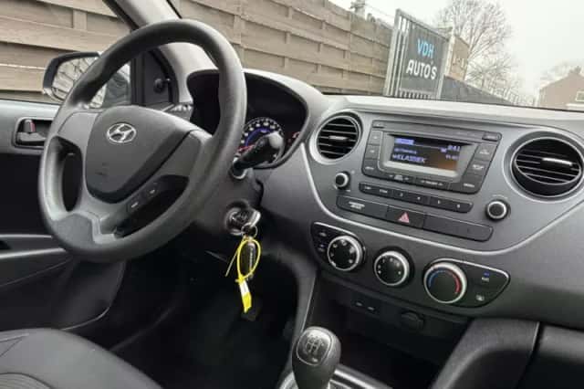 Hyundai i10 (2017) thumbnail 4