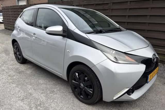 Toyota Aygo (2014) thumbnail 3