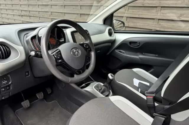Toyota Aygo (2014) thumbnail 5