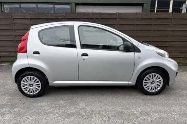 Peugeot 107 (2010) thumbnail 4