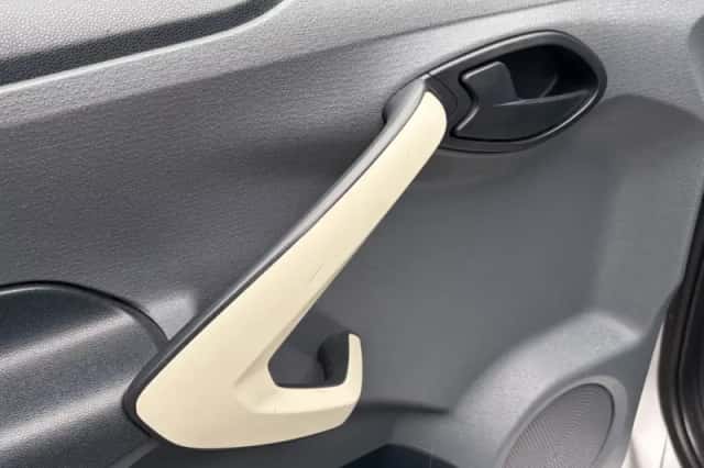 Ford Ka (2010) thumbnail 6