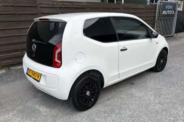Volkswagen Up! (2012) thumbnail 3