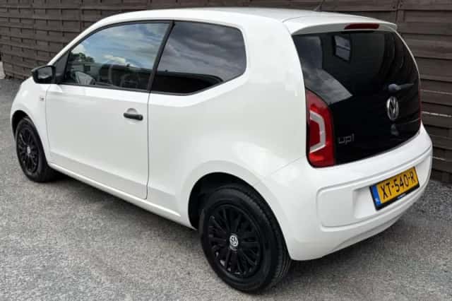 Volkswagen Up! (2012) thumbnail 6
