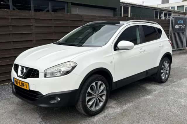 Nissan Qashqai (2010) thumbnail 2
