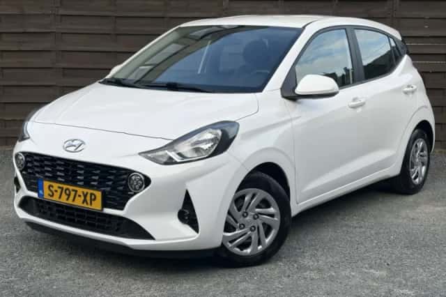 Hyundai i10 (2023) thumbnail 1
