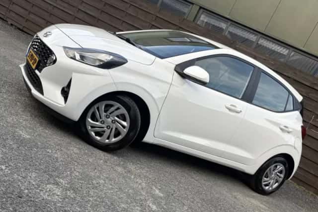 Hyundai i10 (2023) thumbnail 2