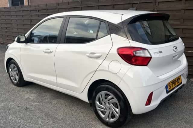 Hyundai i10 (2023) thumbnail 3