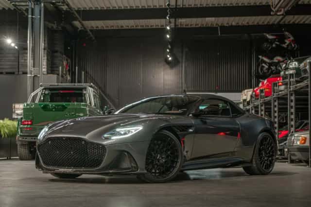 Aston Martin DBS (2023) thumbnail 2