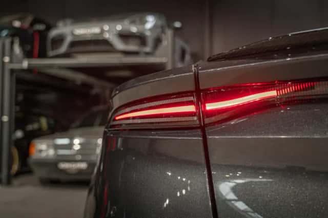 Aston Martin DBS (2023) thumbnail 15