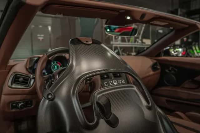 Aston Martin DBS (2023) thumbnail 21