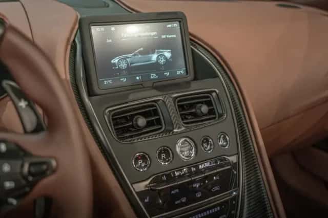 Aston Martin DBS (2023) thumbnail 27