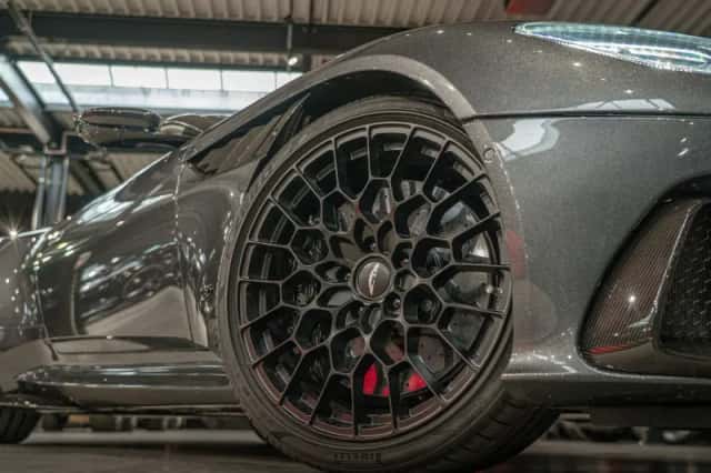 Aston Martin DBS (2023) thumbnail 10