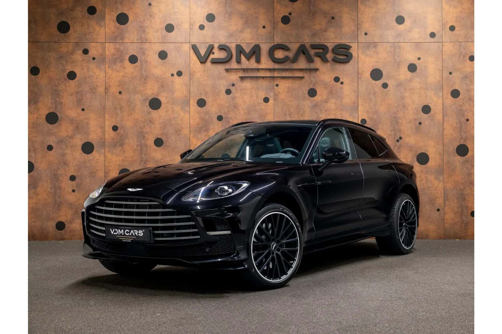 Aston Martin Dbx (2024) — foto 1