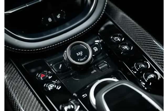 Aston Martin Dbx (2024) thumbnail 24