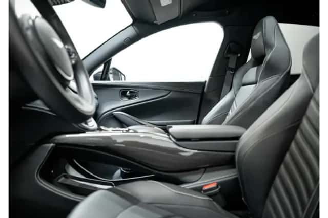 Aston Martin Dbx (2024) thumbnail 32