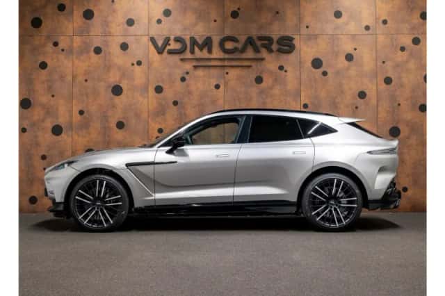 Aston Martin Dbx (2025) thumbnail 2