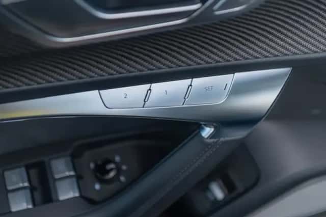 Audi RS6 (2021) thumbnail 20