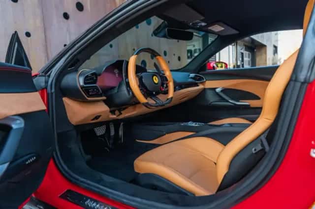 Ferrari 296 GTB (2024) thumbnail 16