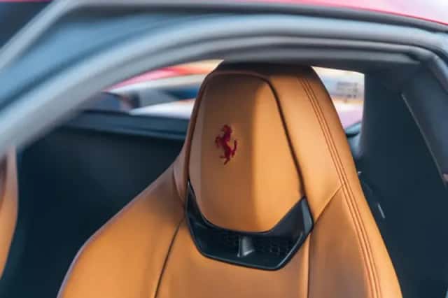 Ferrari 296 GTB (2024) thumbnail 22