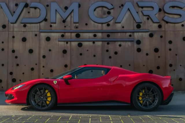 Ferrari 296 GTB (2024) thumbnail 7