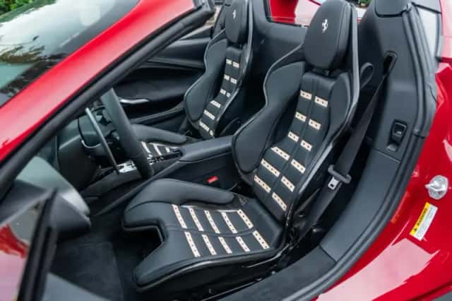 Ferrari 296 GTS (2025) thumbnail 17