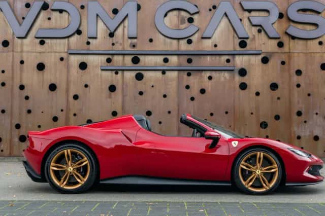 Ferrari 296 GTS (2025) thumbnail 8