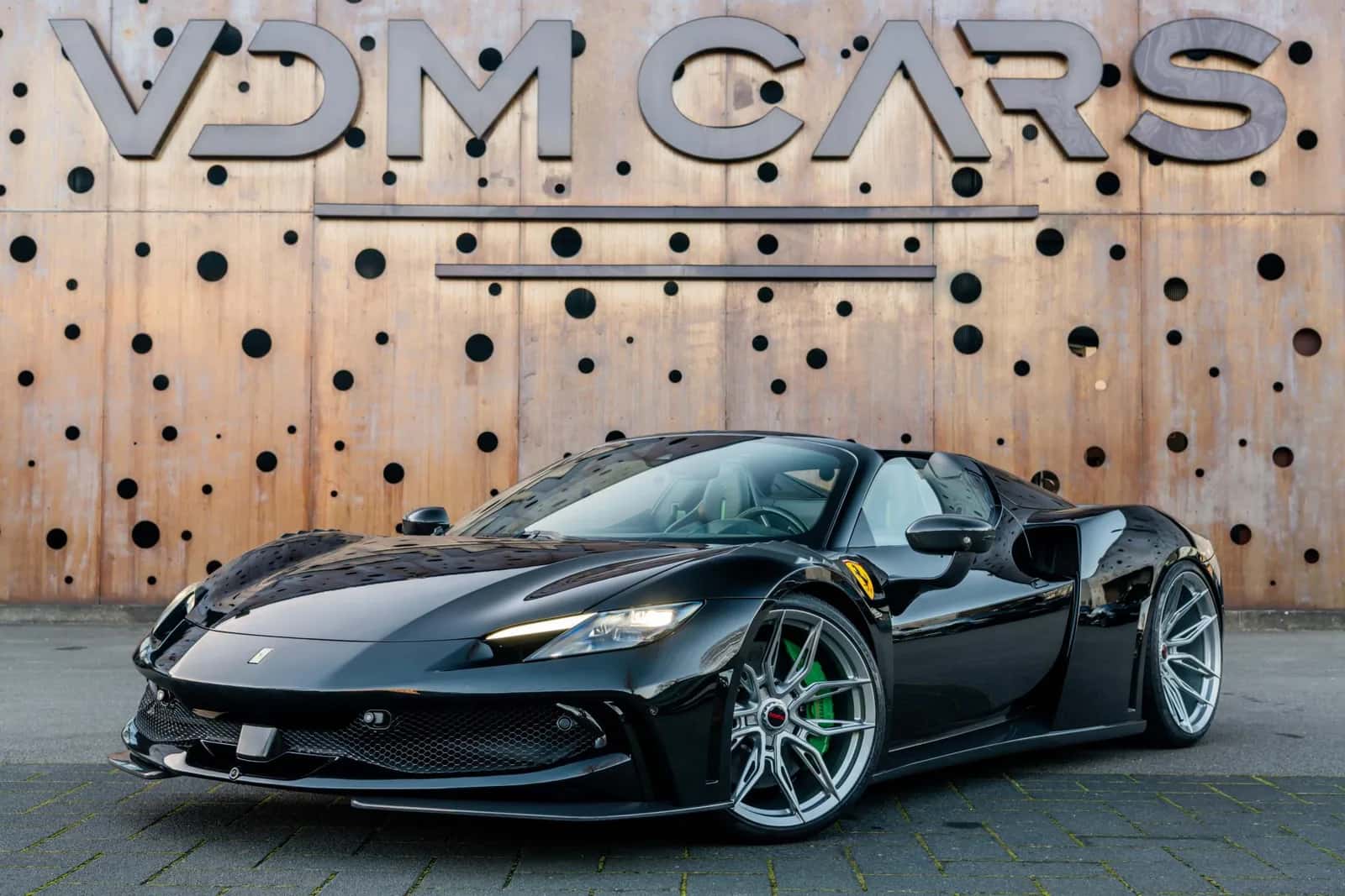 Ferrari 296 GTS (2024) — foto 1