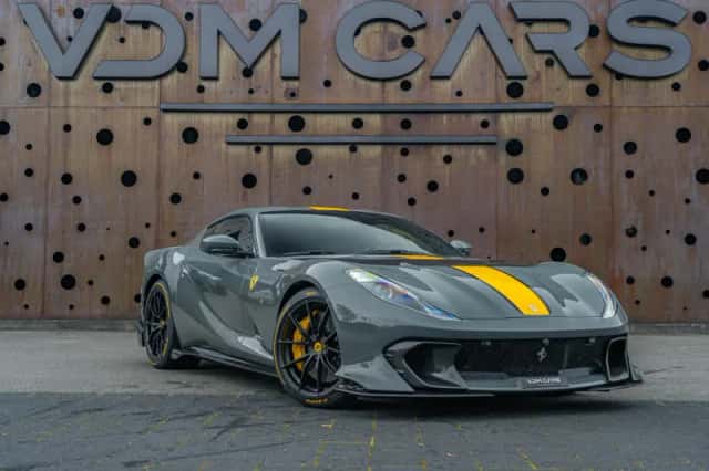 Ferrari 812 Competizione (2022) thumbnail 3