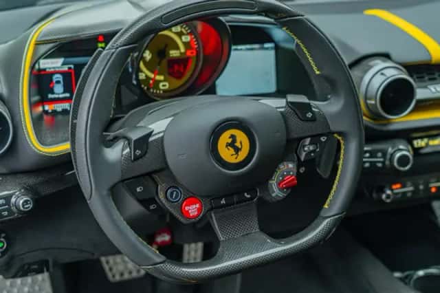 Ferrari 812 Competizione (2022) thumbnail 21