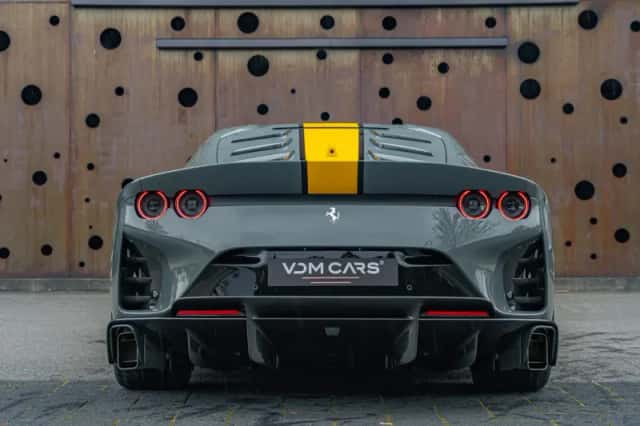 Ferrari 812 Competizione (2022) thumbnail 5