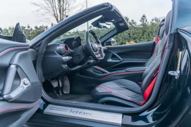 Ferrari 812 GTS (2020) thumbnail 17