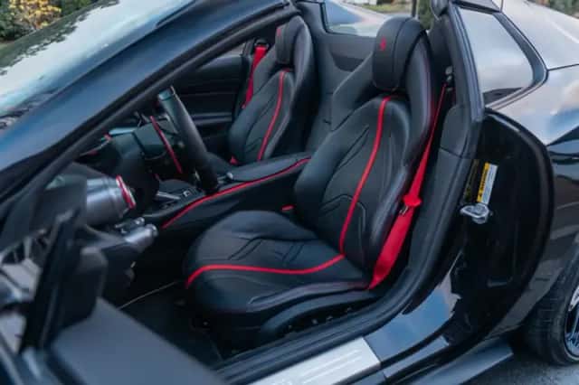 Ferrari 812 GTS (2020) thumbnail 18
