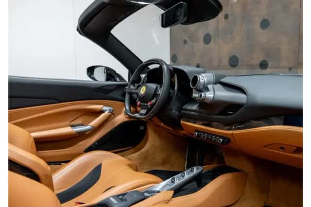 Ferrari F8 Spider (2022) thumbnail 16