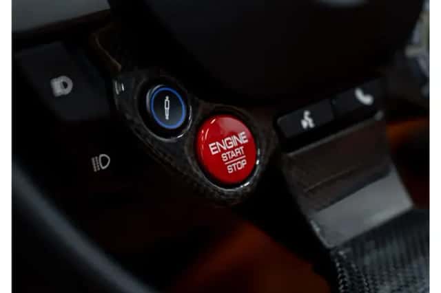 Ferrari F8 Spider (2022) thumbnail 31