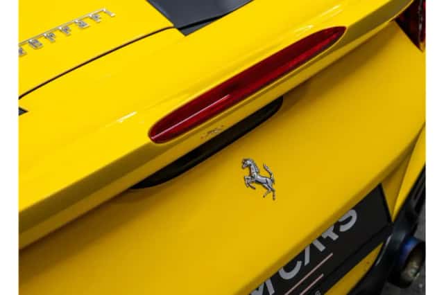 Ferrari F8 Spider (2021) thumbnail 12