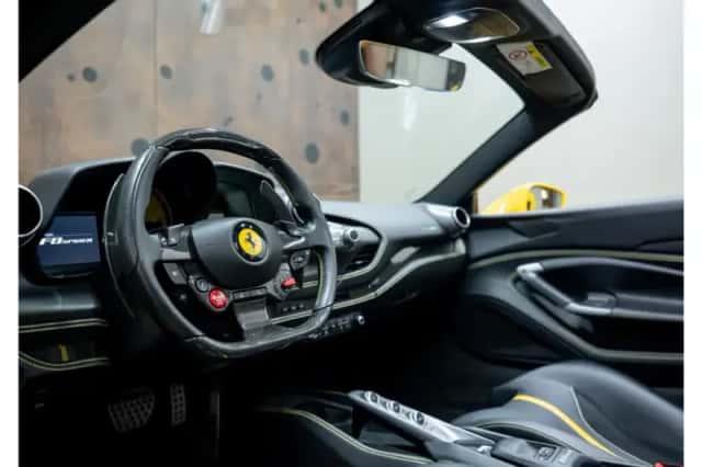 Ferrari F8 Spider (2021) thumbnail 18