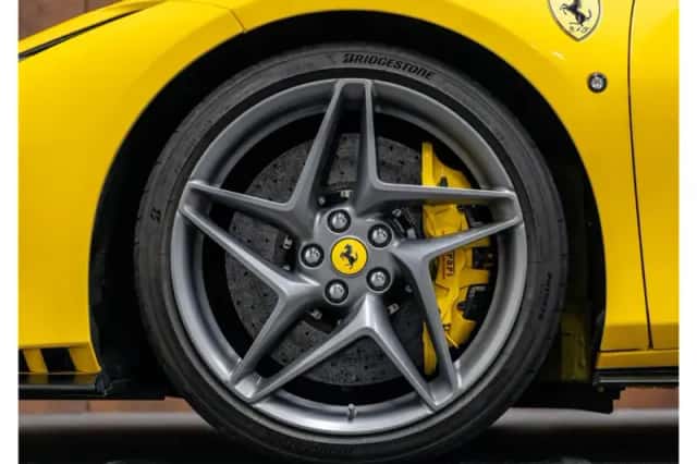 Ferrari F8 Spider (2021) thumbnail 28