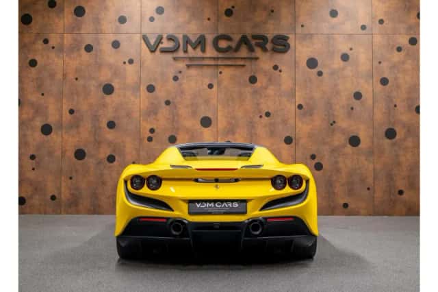 Ferrari F8 Spider (2021) thumbnail 4
