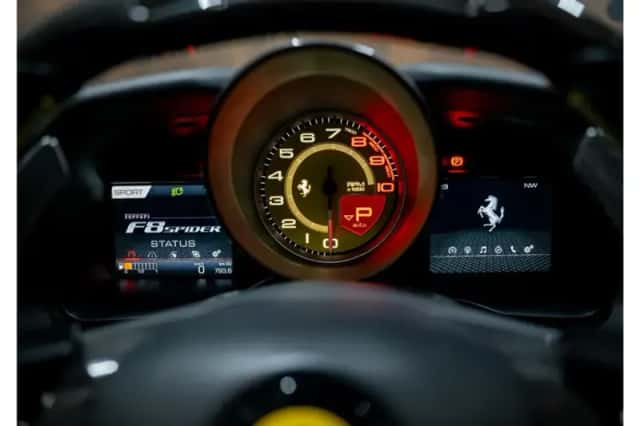 Ferrari F8 Spider (2021) thumbnail 40