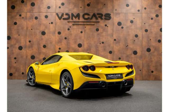 Ferrari F8 Spider (2021) thumbnail 9