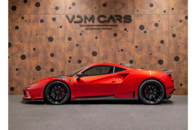 Ferrari F8 Tributo (2021) thumbnail 2