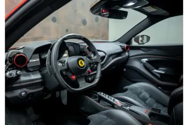 Ferrari F8 Tributo (2021) thumbnail 18