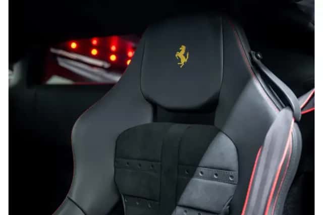 Ferrari F8 Tributo (2021) thumbnail 25