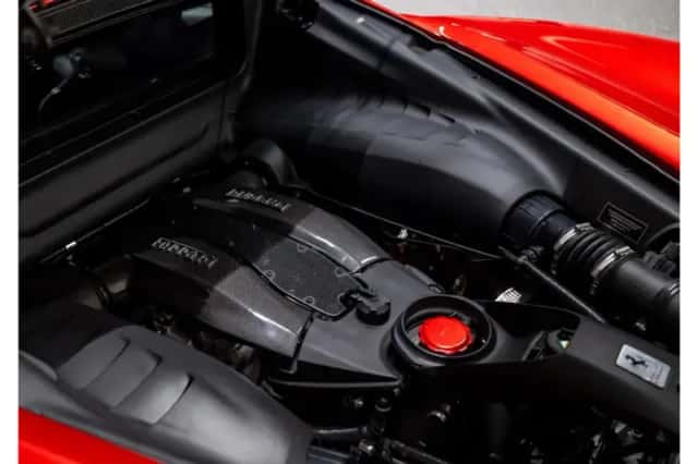 Ferrari F8 Tributo (2021) thumbnail 47