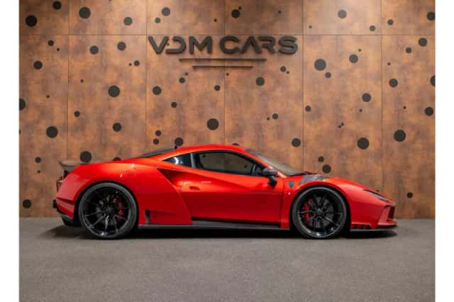 Ferrari F8 Tributo (2021) thumbnail 6